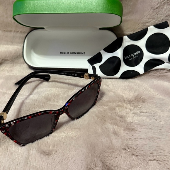 NWOT Kate Spade Amiah F7490 Red and Black Patterned Sunglasses - Picture 2 of 3